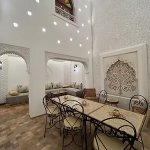 3* Pensión Dar Yammi